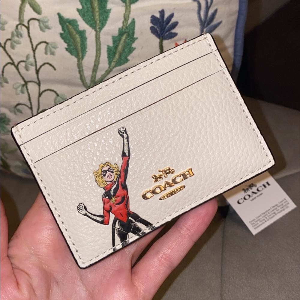 Coach Captain Marvel Carol Danvers Cardholder - Picture 1 of 14